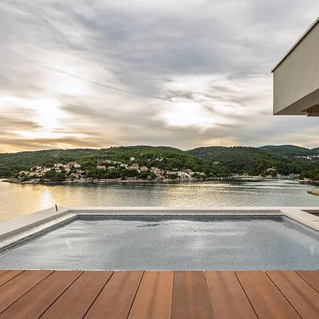 Remi Villa