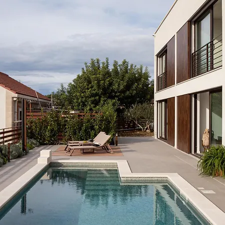 Remi Villa Sumartin