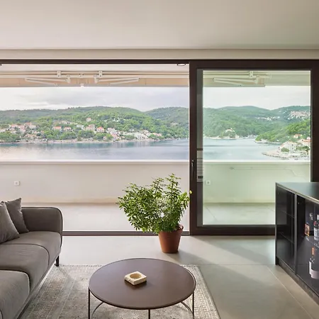 Remi Villa Sumartin